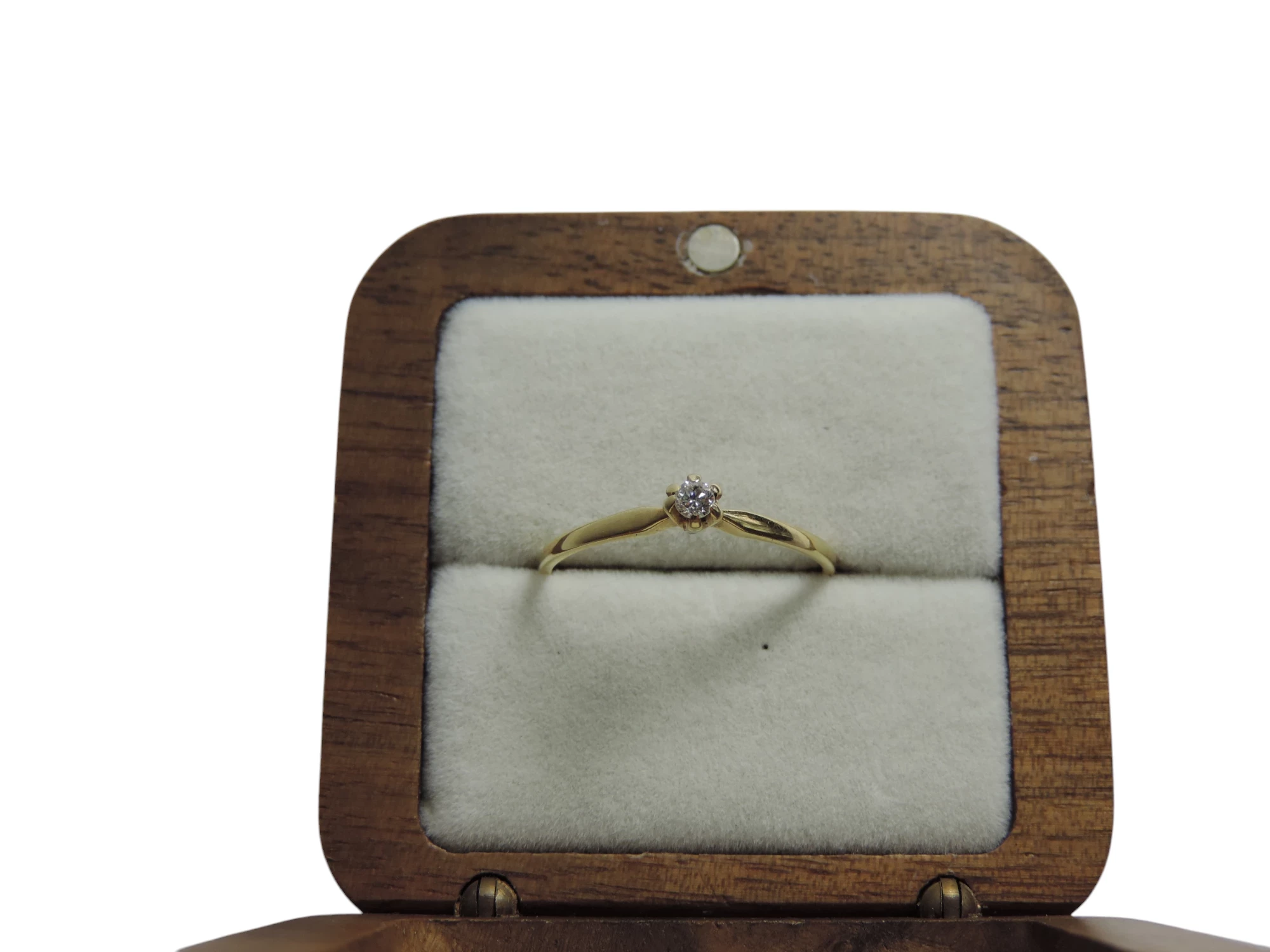 piekny-zloty-pierscionek-z-certyfikatem-585-247g-material-15835-2