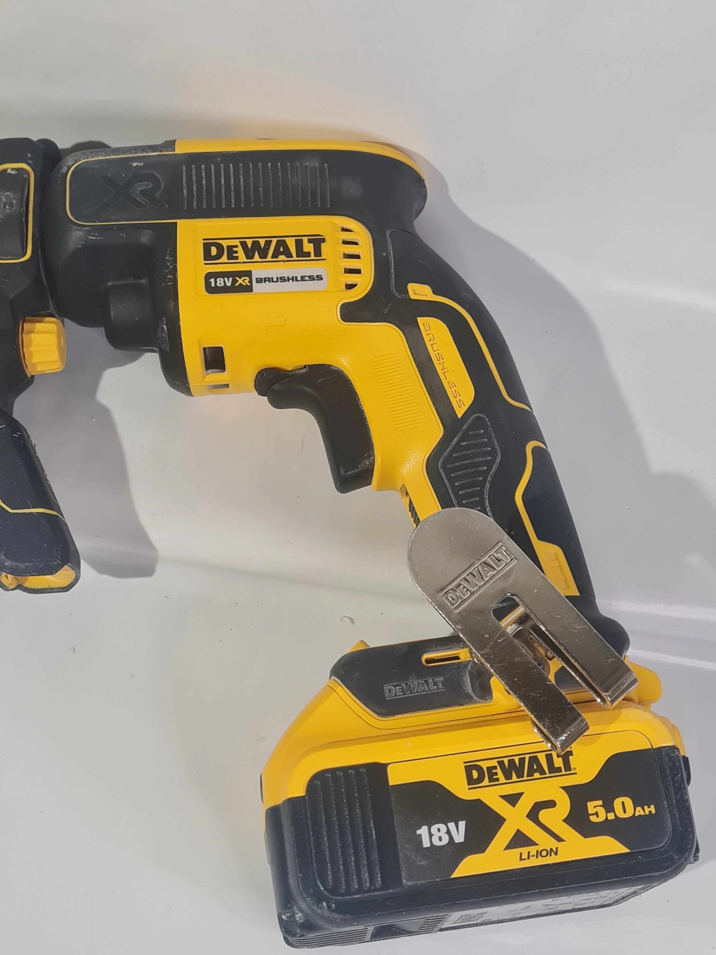 dewalt-wkretarka-do-plyt-g-k-dcf620-18v-magazynek-dcf6202-zestaw-z-aku-napiecie-v-128551-6