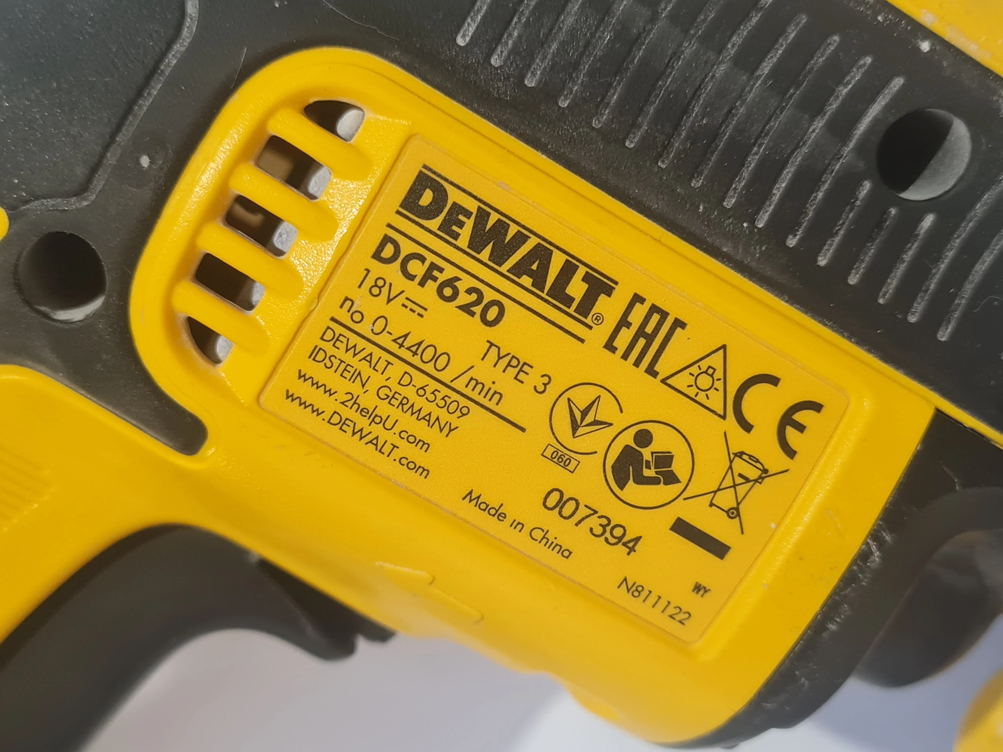 dewalt-wkretarka-do-plyt-g-k-dcf620-18v-magazynek-dcf6202-zestaw-z-aku-stan-11323-2