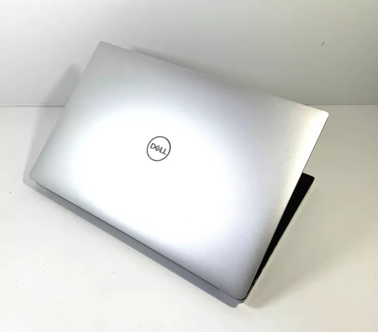 LAPTOP DELL PRECISION 5530 15,6 " INTEL CORE I7 16 GB / 256 GB SREBRNY