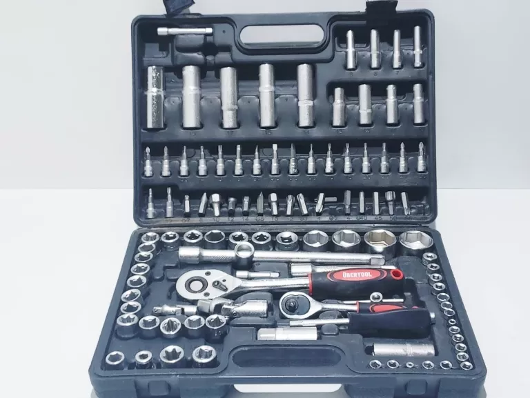 zestaw-kluczy-nasadowych-ubertool-walizka-rynek-70-hrubieszow-telefoon-pl-sc