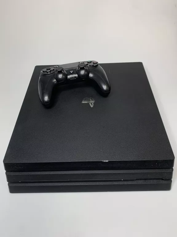 KONSOLA PS4 PRO 1TB CUH-7116B