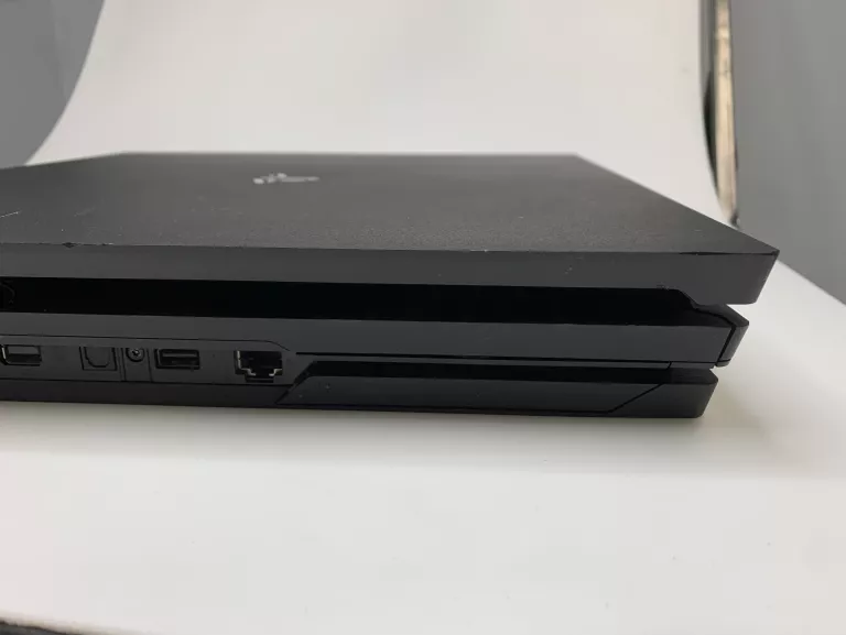 KONSOLA PS4 PRO 1TB CUH-7116B