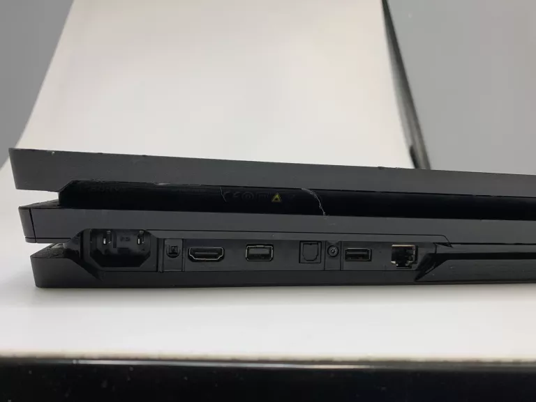 KONSOLA PS4 PRO 1TB CUH-7116B