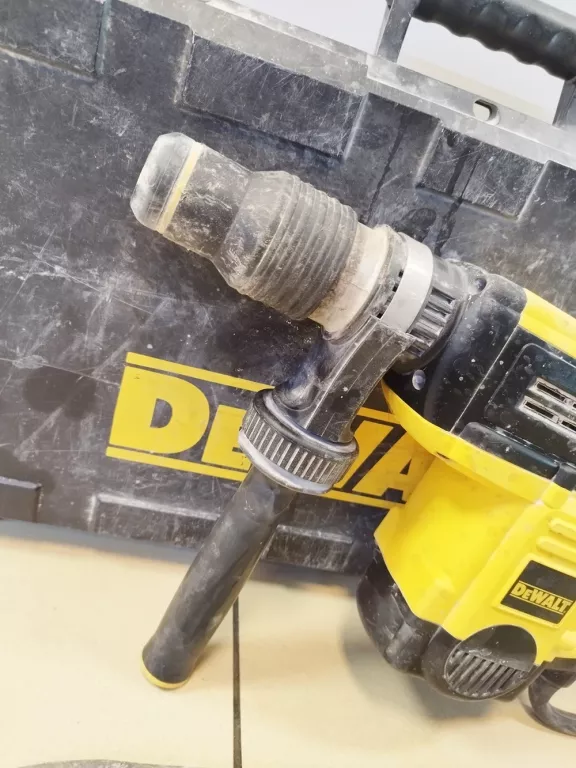 mlot-dewalt-d25820-stan-11323-2