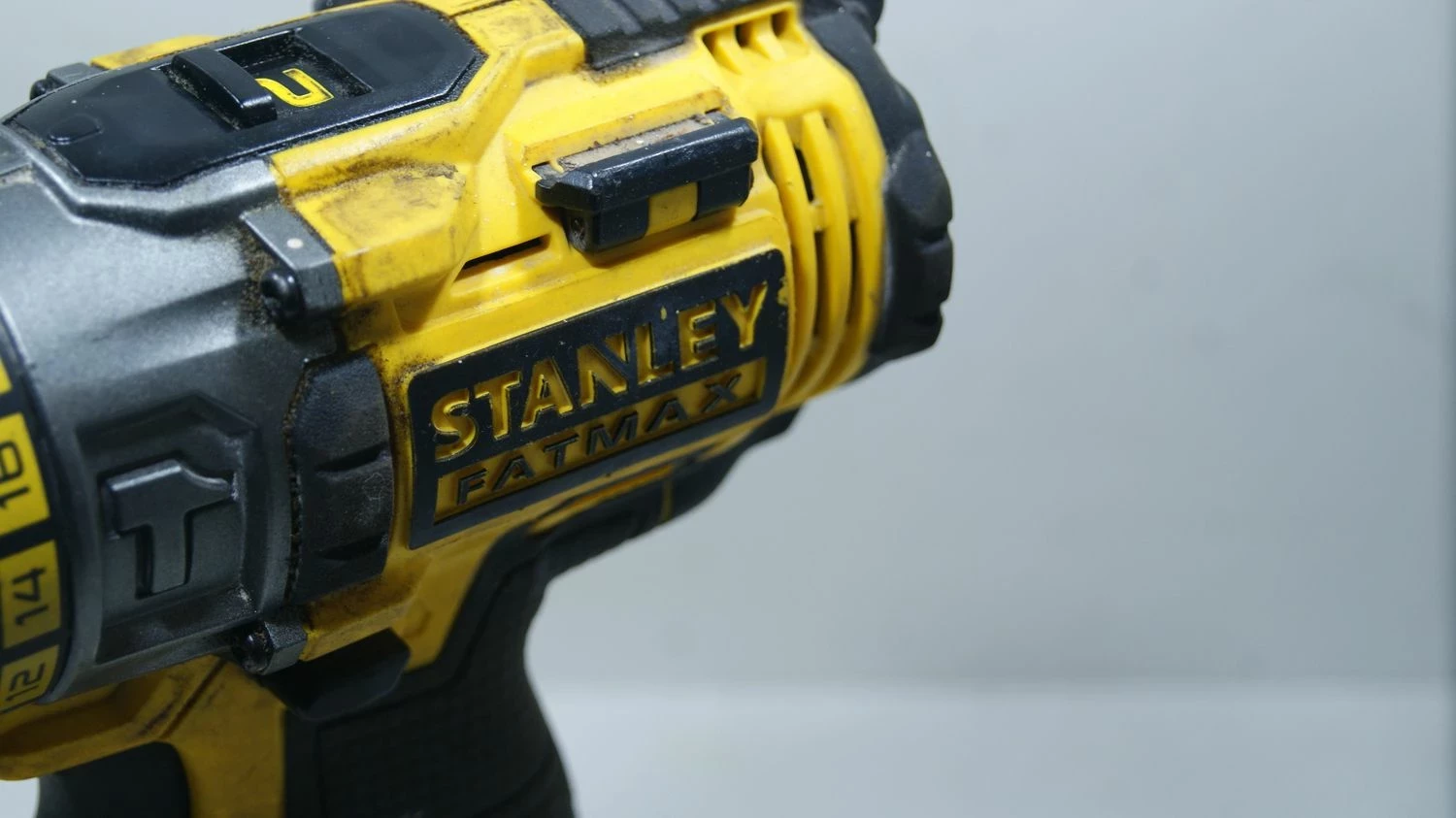 wkretarka-stanley-fatmax-fmc635-akumulator-walizka-pojemnosc-akumulatora-400