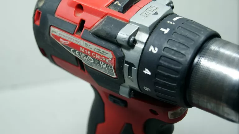 wkretarka-milwaukee-m18-cblpd-aku-x2-ladowarka-kod-producenta-m18-cblpd