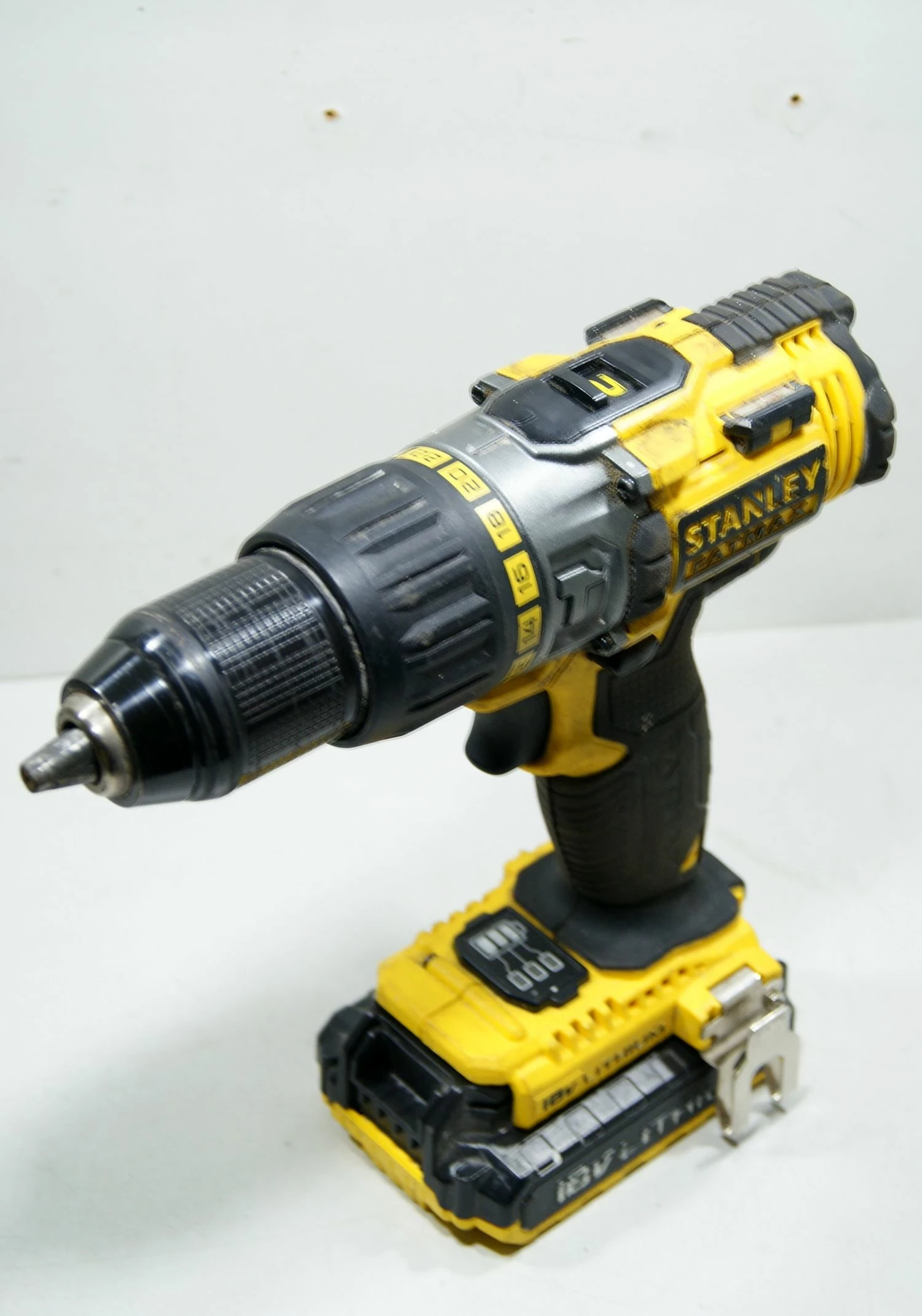 wkretarka-stanley-fatmax-fmc635-akumulator-walizka-stan-11323-2