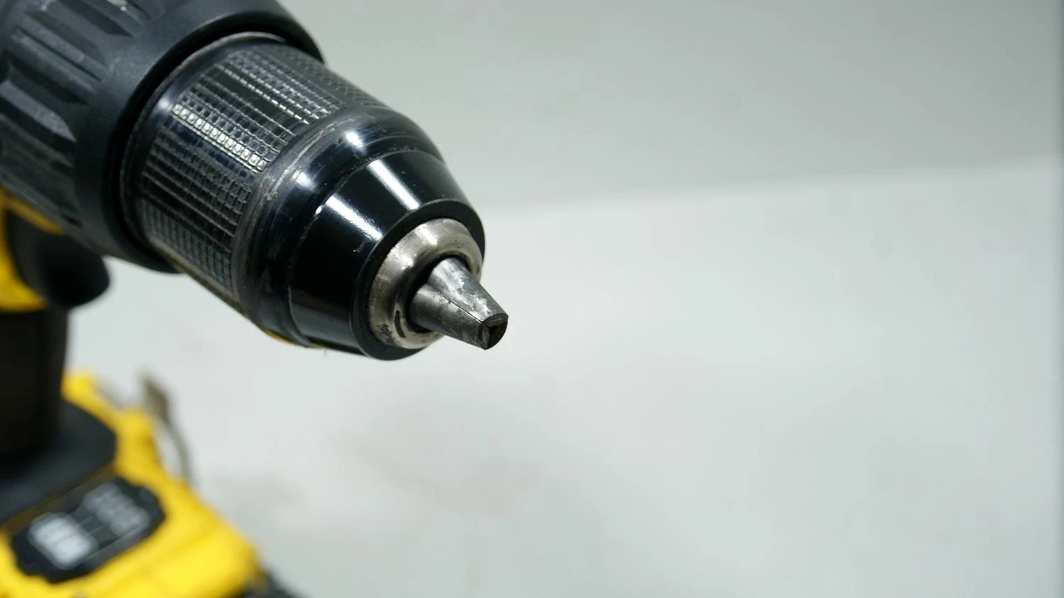 wkretarka-stanley-fatmax-fmc635-akumulator-walizka-twardy-moment-obrotowy-8000