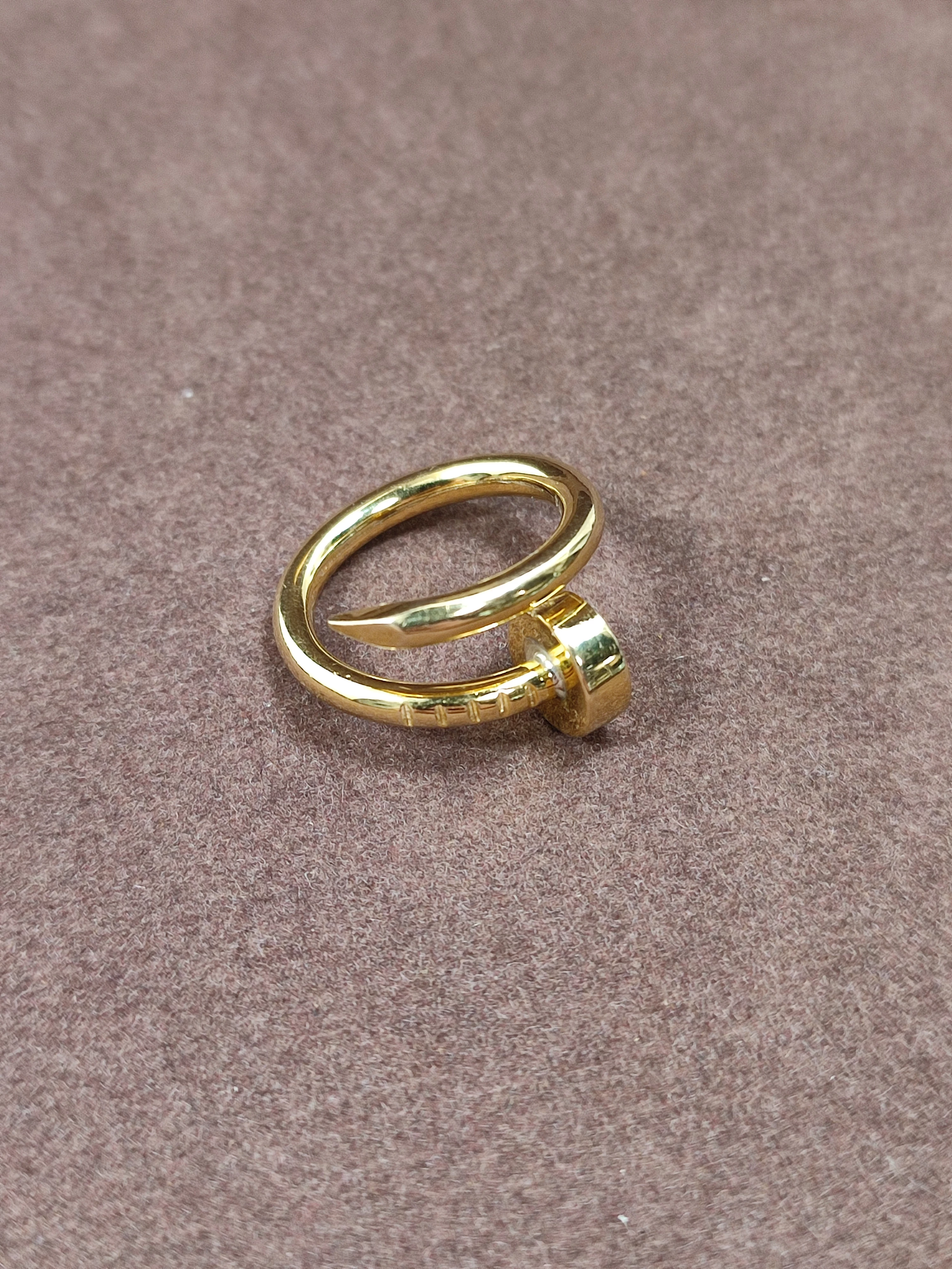 wyjatkowy-zloty-pierscionek-gwozdz-proba-417-358-gr-rozmiar-12-cartier-material-15835-2