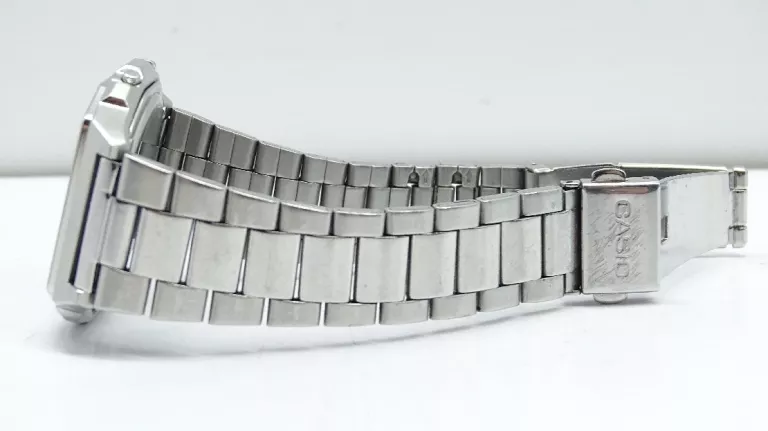 ZEGAREK VINTAGE CYFROWY CASIO A1000D-7EF