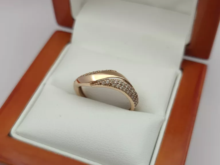 ZŁOTY PIERŚCIONEK - 585 14K R.14 1,95G