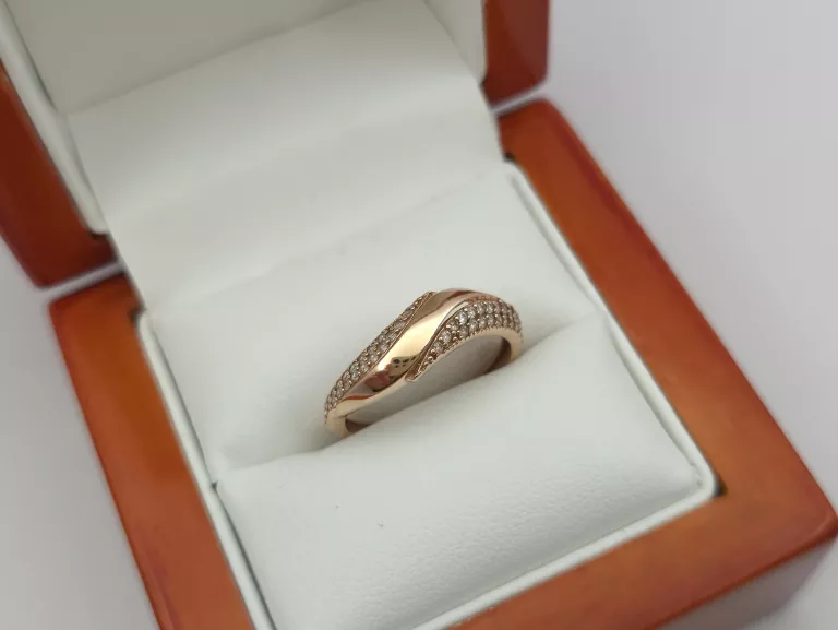 ZŁOTY PIERŚCIONEK - 585 14K R.14 1,95G