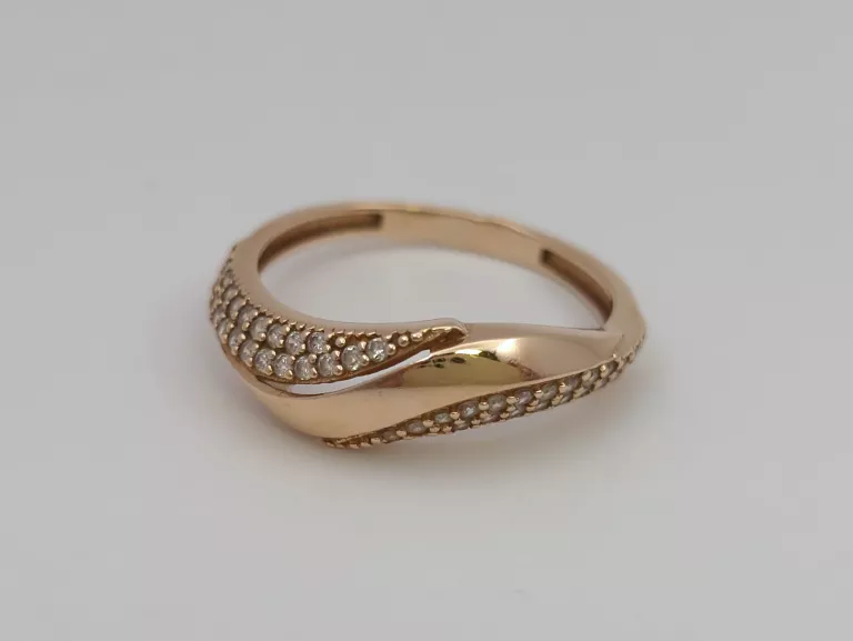 ZŁOTY PIERŚCIONEK - 585 14K R.14 1,95G