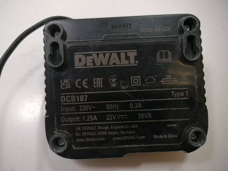 ŁADOWARKA DEWALT DCB107