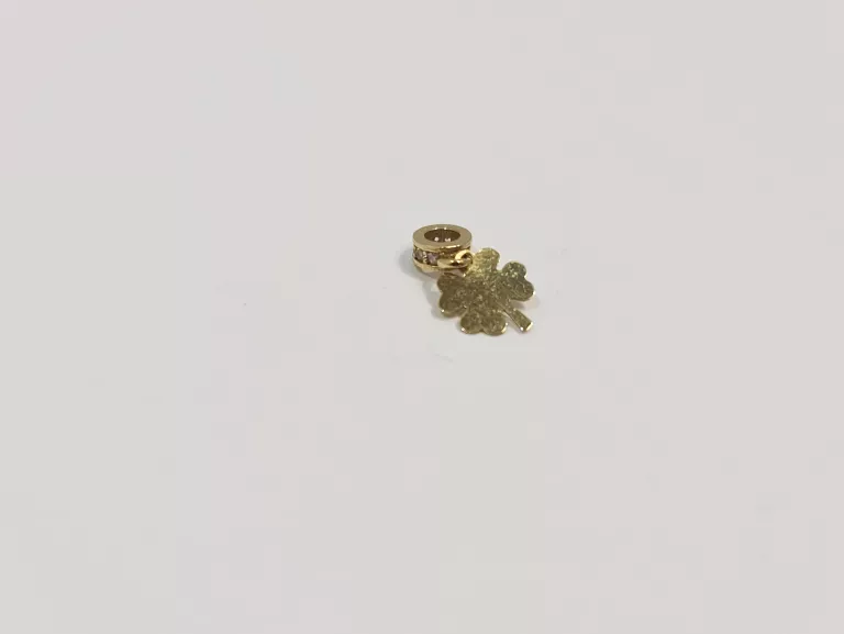 ŚLICZNA 14K ZŁOTA ZAWIESZKA - CZTERO LISTNA KOŃCZYNKA 0,38G