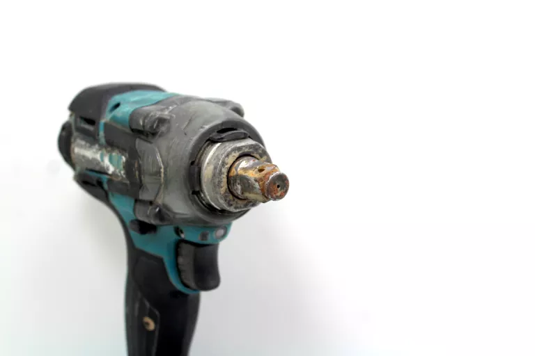 klucz-udarowy-makita-dtw-285-stan-11323-2