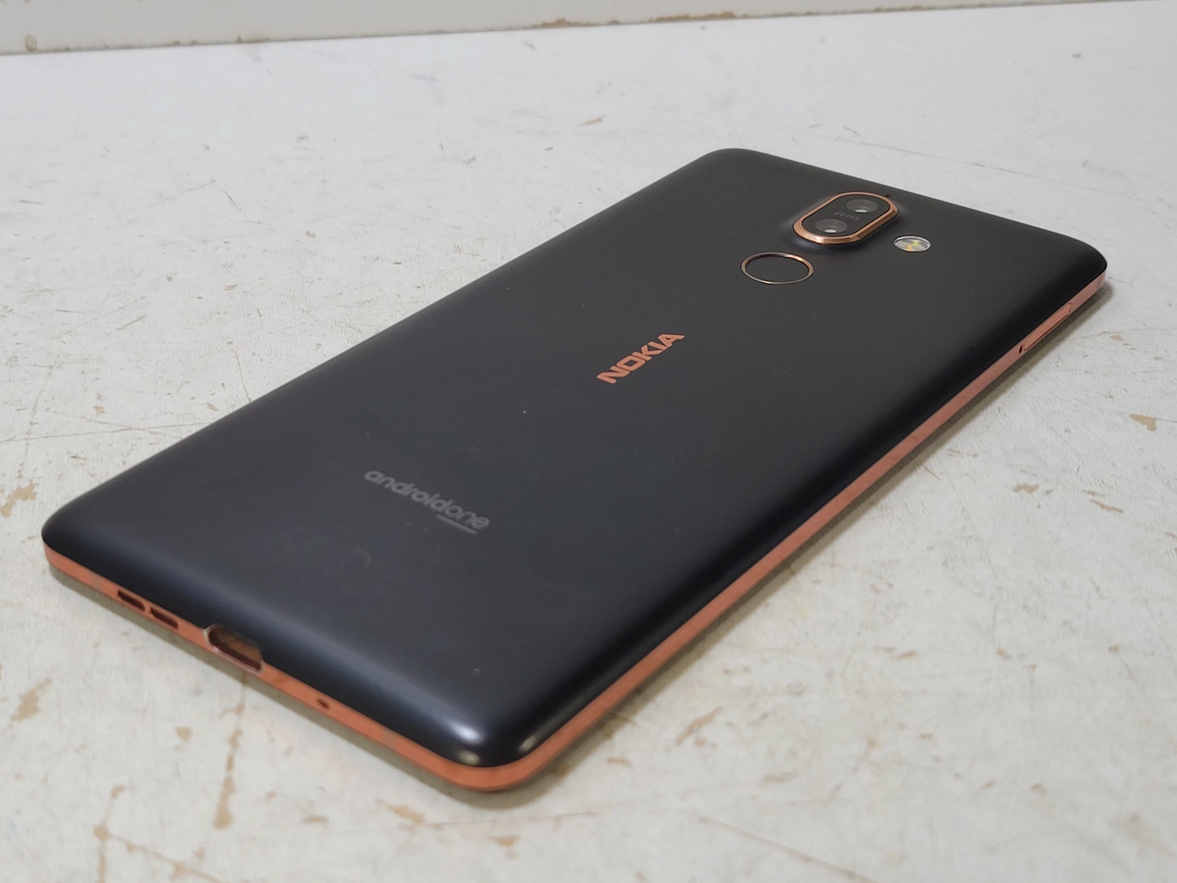 telefon-nokia-7-plus-64gb-przekatna-ekranu-600