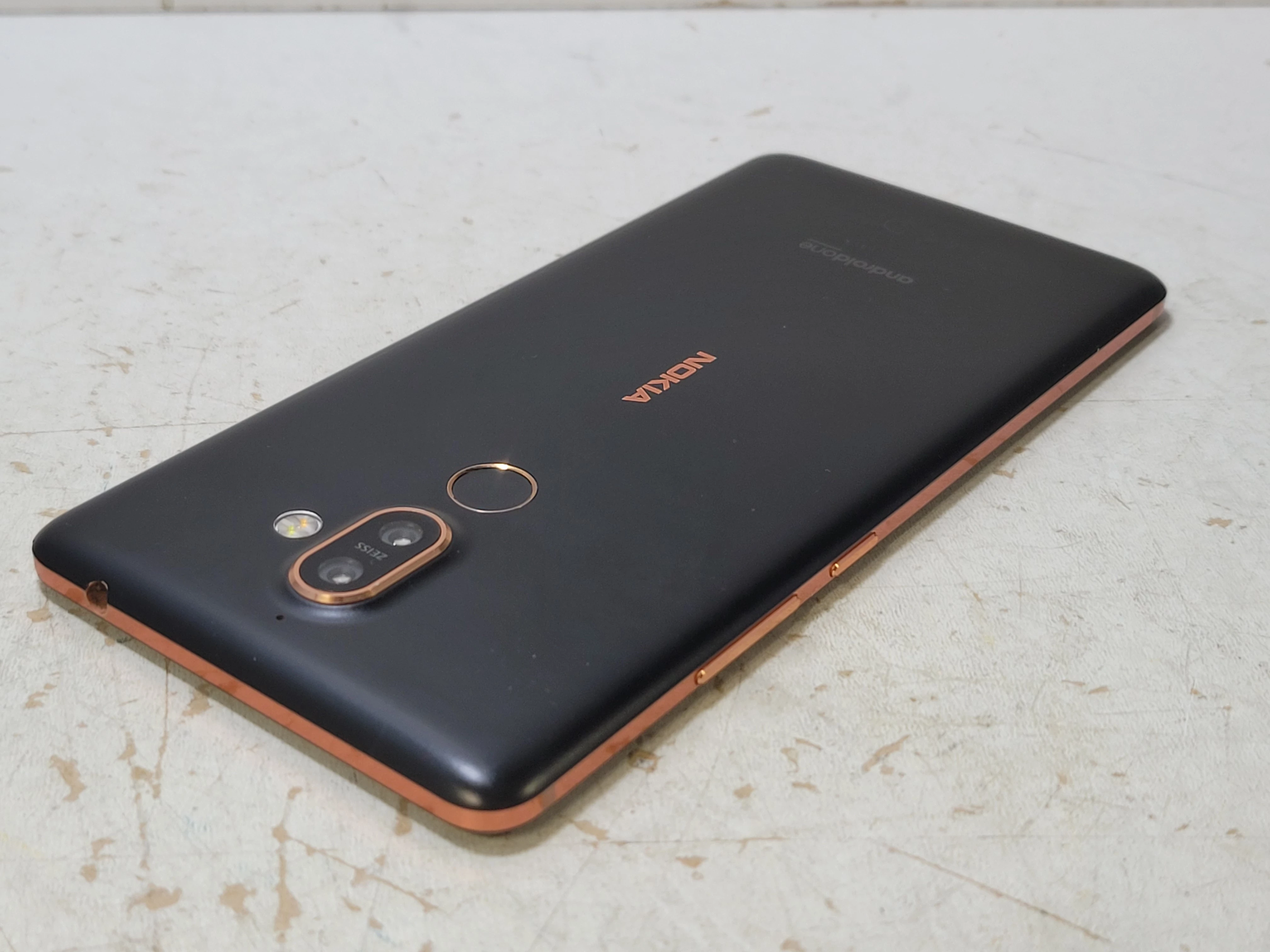 telefon-nokia-7-plus-64gb-wbudowana-pamiec-202869-214193