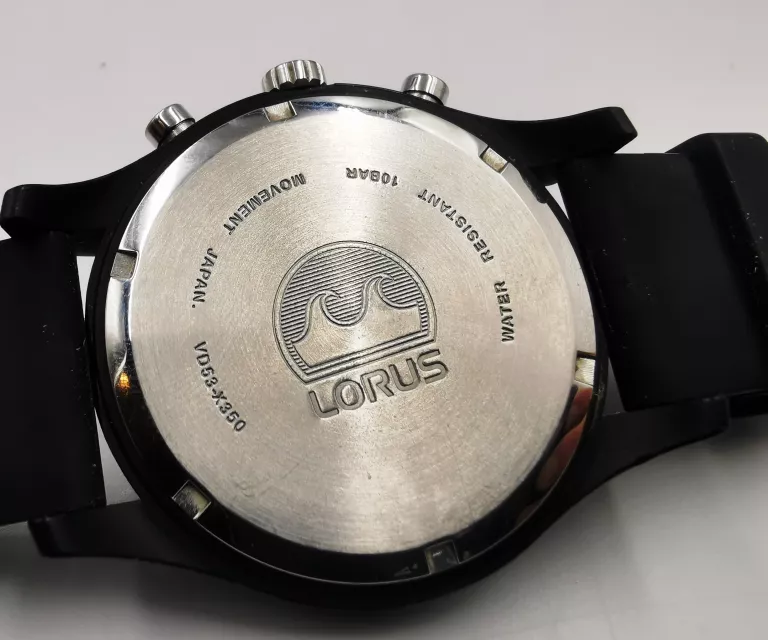 zegarek-lorus-vd53-x350-rysa-na-szkle-material-paska-129219-3