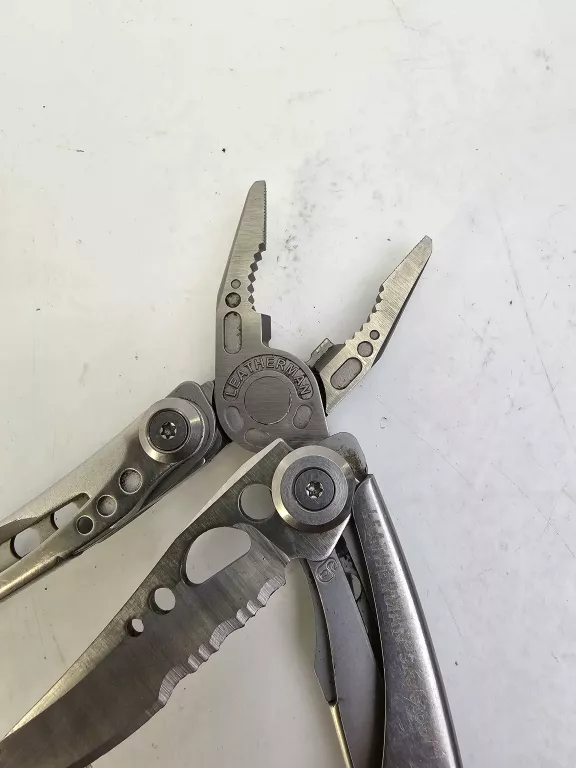 MULTITOOL LEATHERMAN SKELETOOL