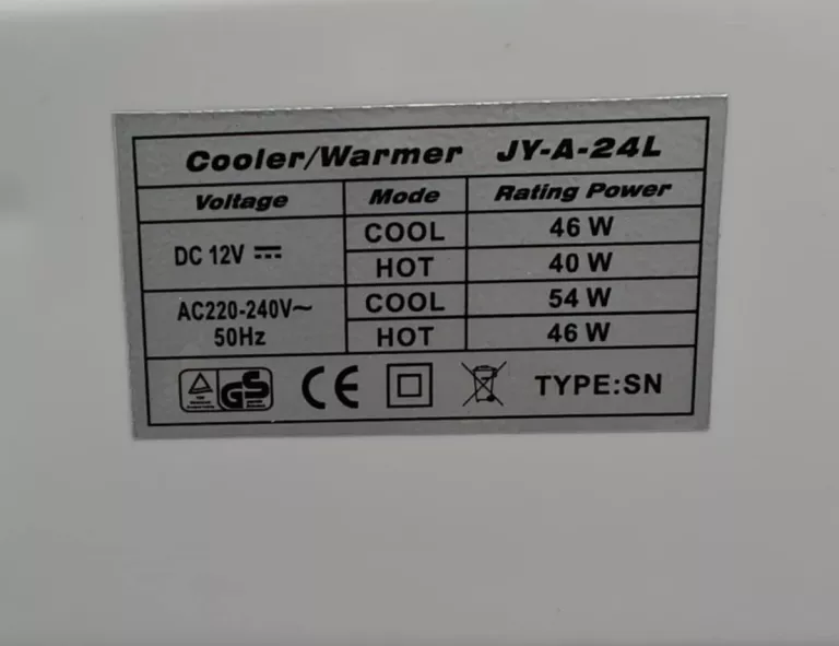 LODÓWKA TURYSTYCZNA VOYAGER Z FUNKCJĄ GRZANIA 24L 12V