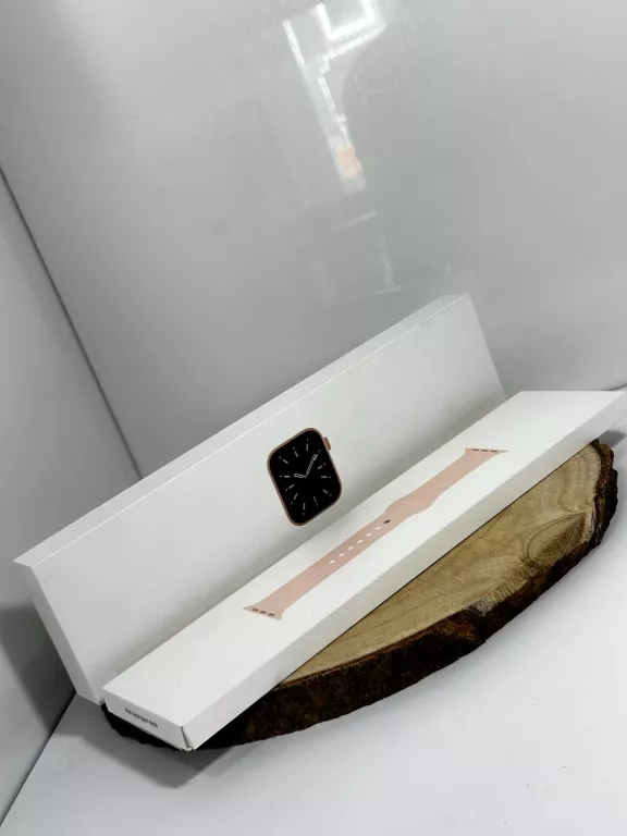 apple-watch-series-6-40mm-fv-media-expert-komplet-wysokosc-koperty-4000