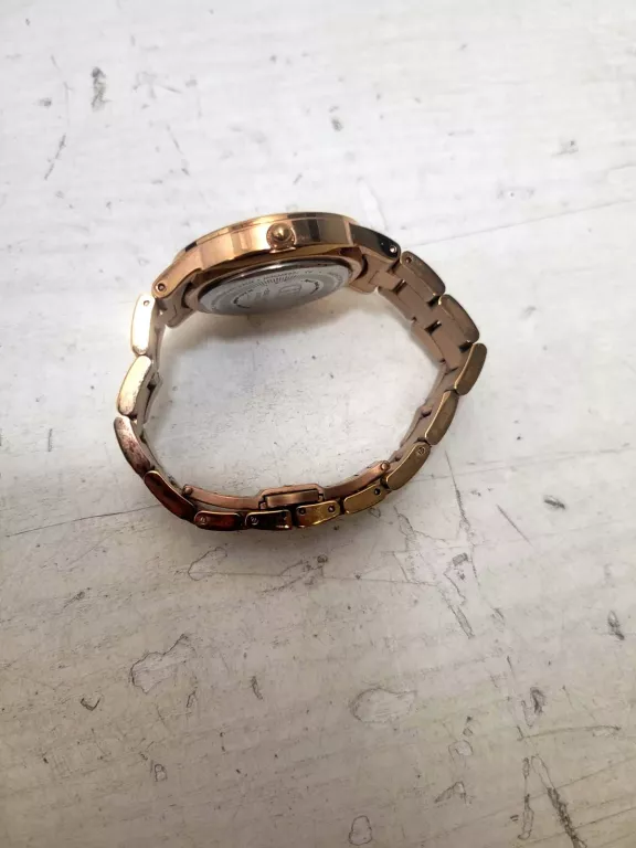 POZŁACANY ZEGAREK DANIEL WELLINGTON POLECAM!