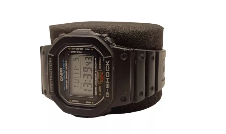 CASIO ZEGAREK MĘSKI DW 5600 E