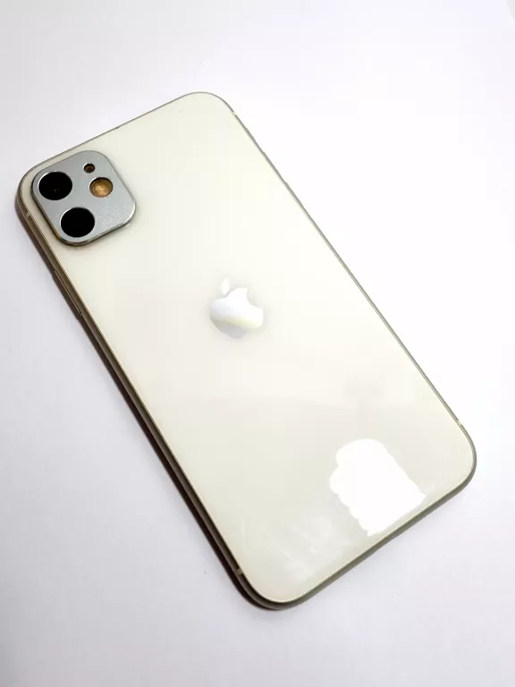 APPLE IPHONE 11 128GB BAT 74% ETUI ŁADUJĄCE