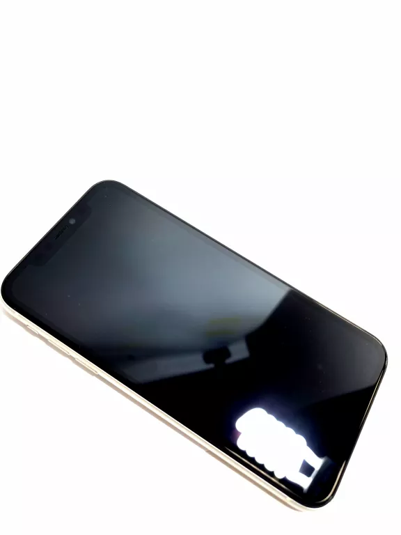 APPLE IPHONE 11 128GB BAT 74% ETUI ŁADUJĄCE
