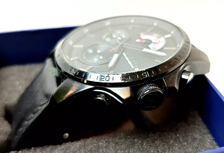 ZEGAREK TOMMY HILFIGER TH 320 1 34 2195 USZKODZONY STOPER