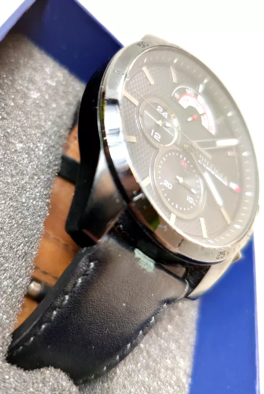 ZEGAREK TOMMY HILFIGER TH 320 1 34 2195 USZKODZONY STOPER