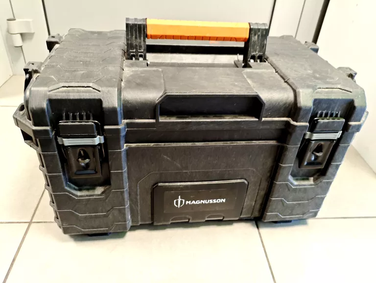 skrzynka-na-narzedzia-magnusson-3-maja-105-dabrowa-gornicza