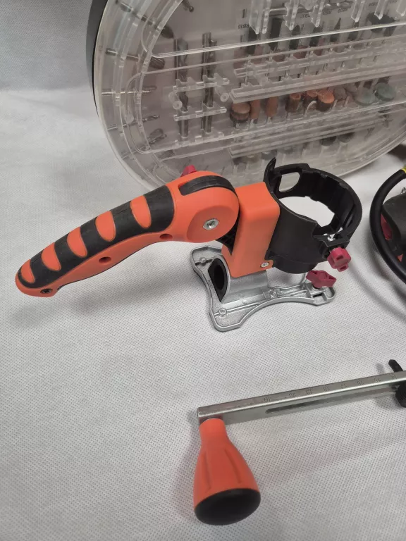 SZLIFIERKA WIELOFUNKCYJNA TWIST A SAW 550 ZESTAW