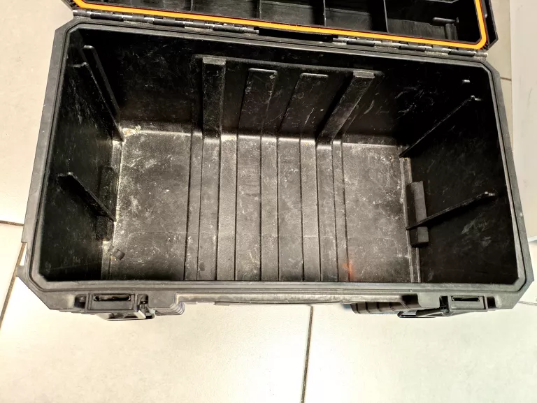 skrzynka-na-narzedzia-magnusson-stan-11323-2