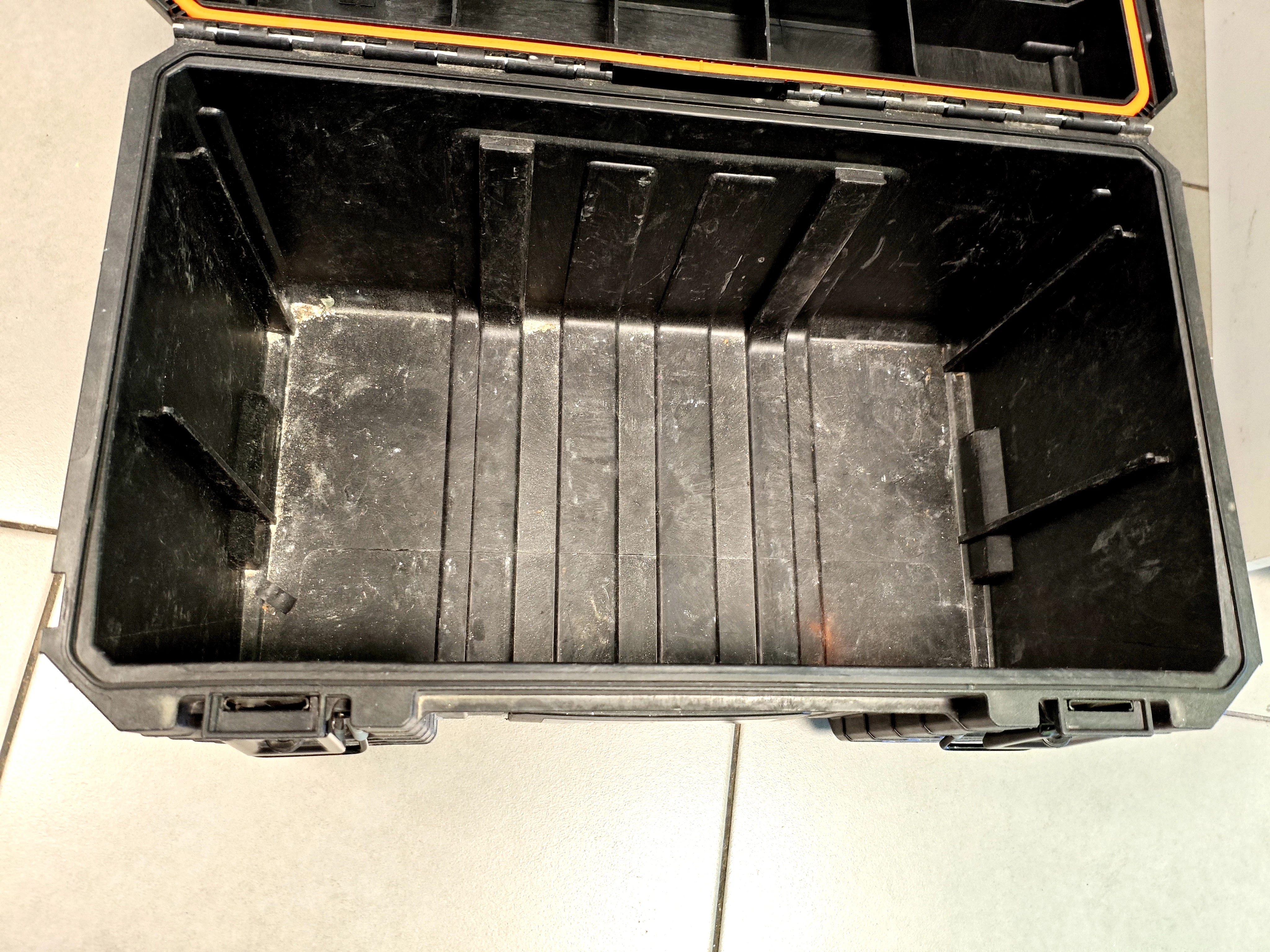 skrzynka-na-narzedzia-magnusson-stan-11323-2