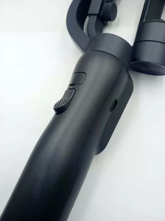 STATYW WYSIĘGNIK GIMBAL PNY MOBEE 3-AXIS KARTON