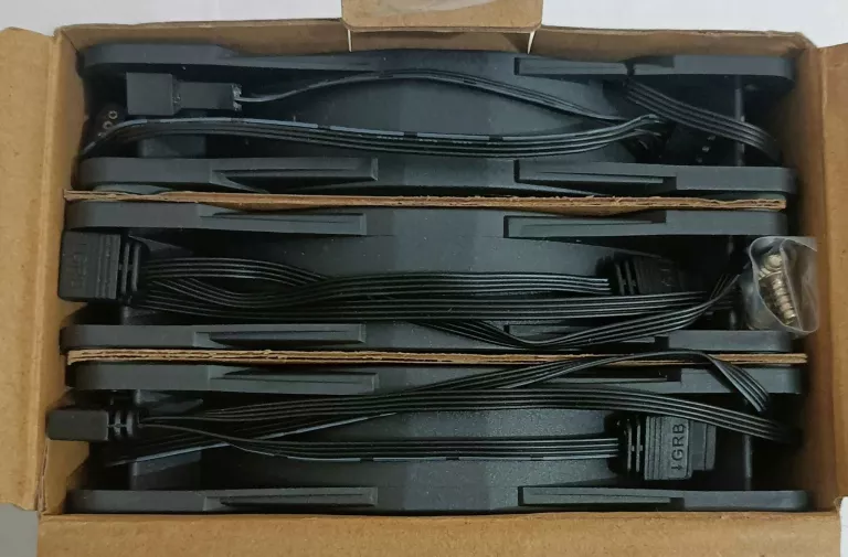 WENTYLATOR ARCTIC 140 X 140 MM ACFAN00255A 3 PACK P14 PWM PST RGB