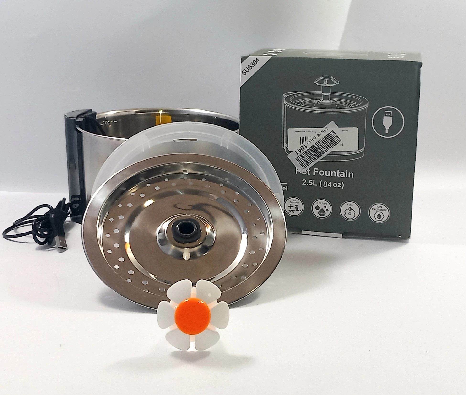 fontanna-poidelko-dla-kotapsa-podswietlana-stan-11323-2