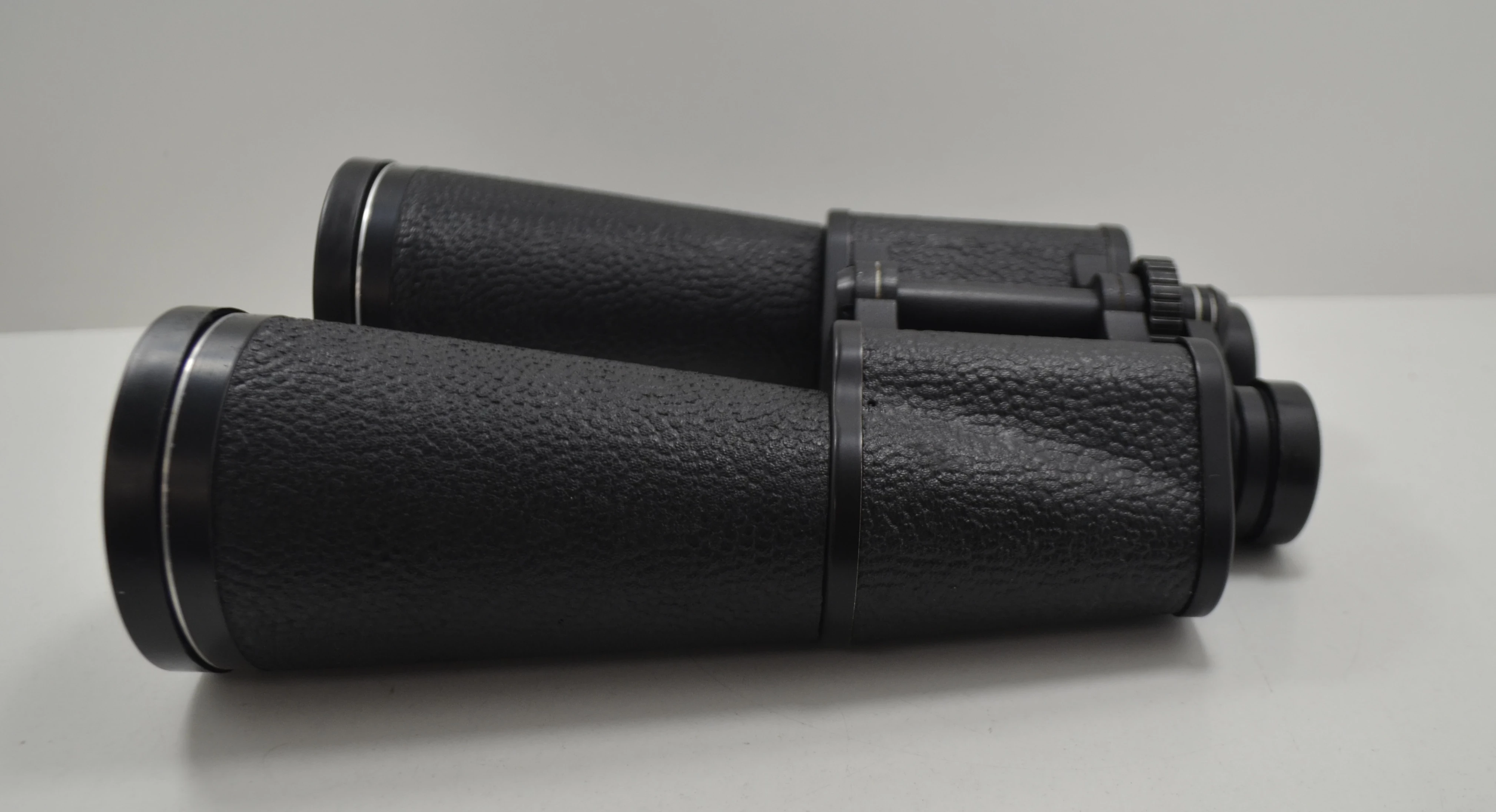 lornetka-tento-20x60-etui-model-yukon