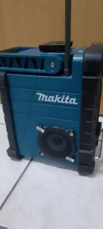 AKUMULATOROWY ODBIORNIK RADIOWY RADIO MAKITA DMR 107 + ANTENA + ZASILACZ