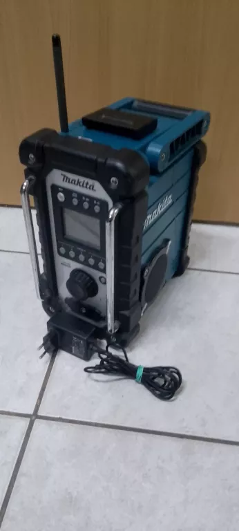 AKUMULATOROWY ODBIORNIK RADIOWY RADIO MAKITA DMR 107 + ANTENA + ZASILACZ