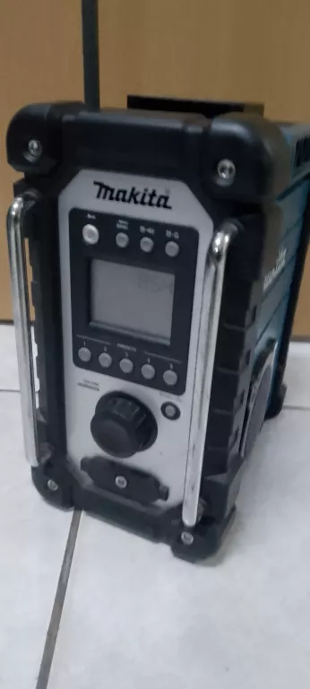 AKUMULATOROWY ODBIORNIK RADIOWY RADIO MAKITA DMR 107 + ANTENA + ZASILACZ