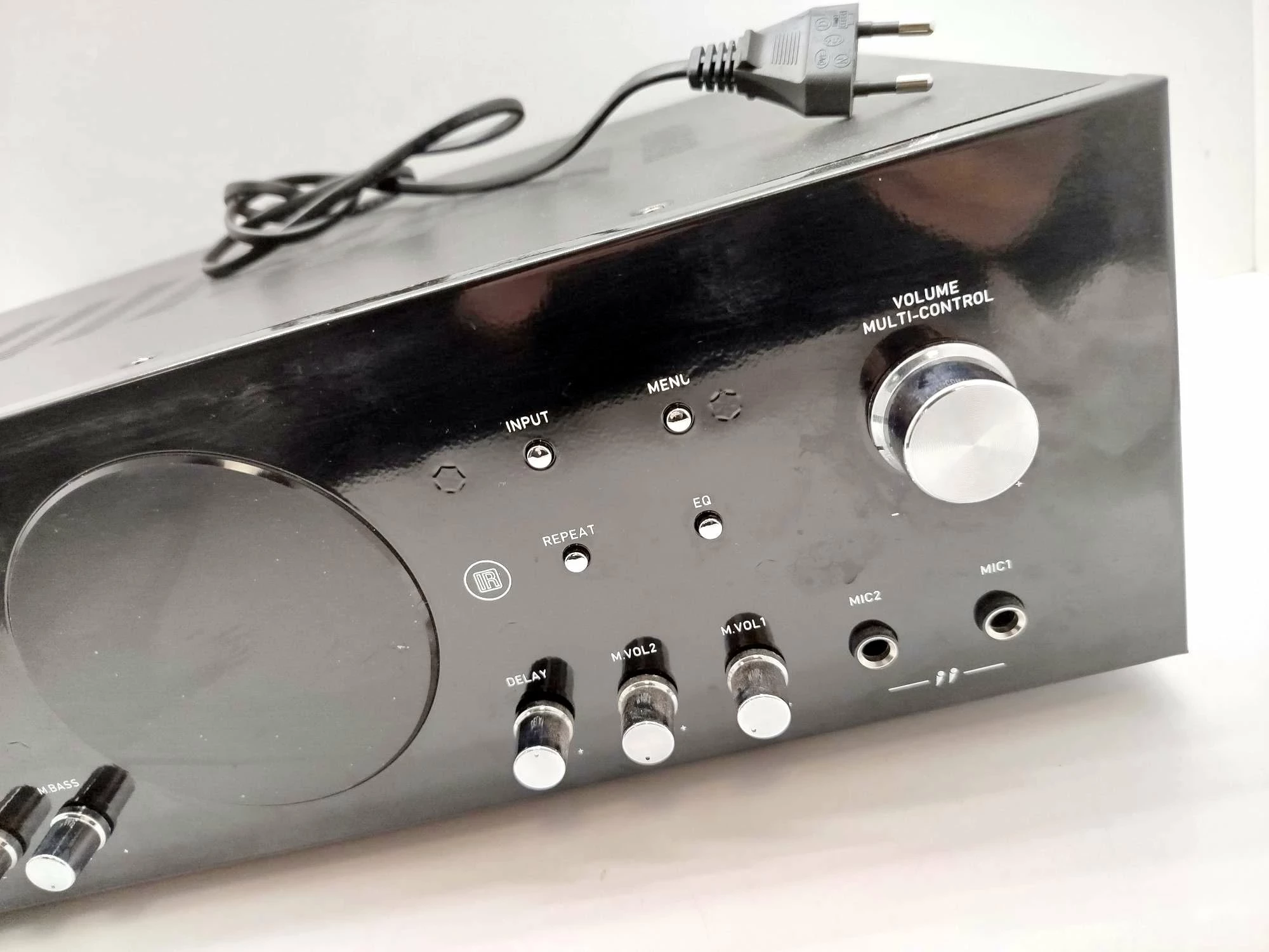 wzmacniacz-auna-amp-218-bt-stan-11323-2