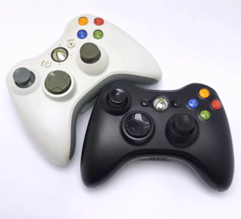 KONSOLA XBOX 360 / 2 PADY / KABLE
