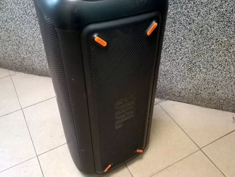 GŁOŚNIK PRZENOŚNY JBL PARTYBOX 300 CZARNY 120 W