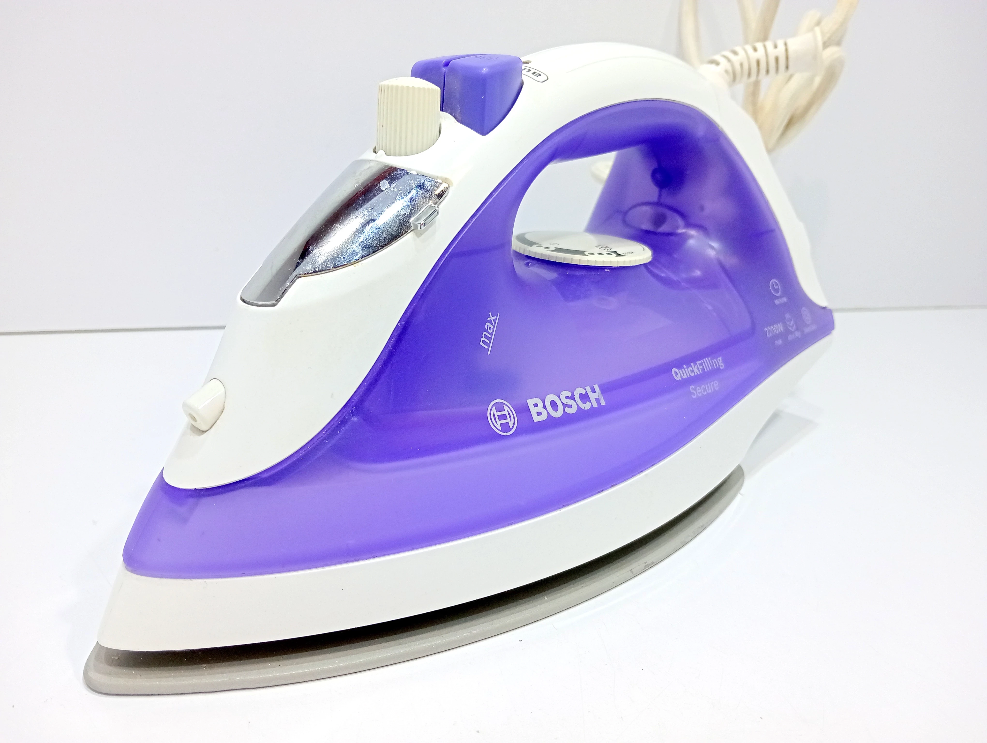 zelazko-bosch-quick-filling-tda2377-model-tda2377