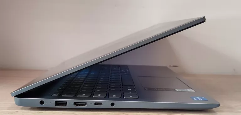 LAPTOP LENOVO IDEAPAD SLIM 3 15,6 SUPER STAN OKAZJA!!