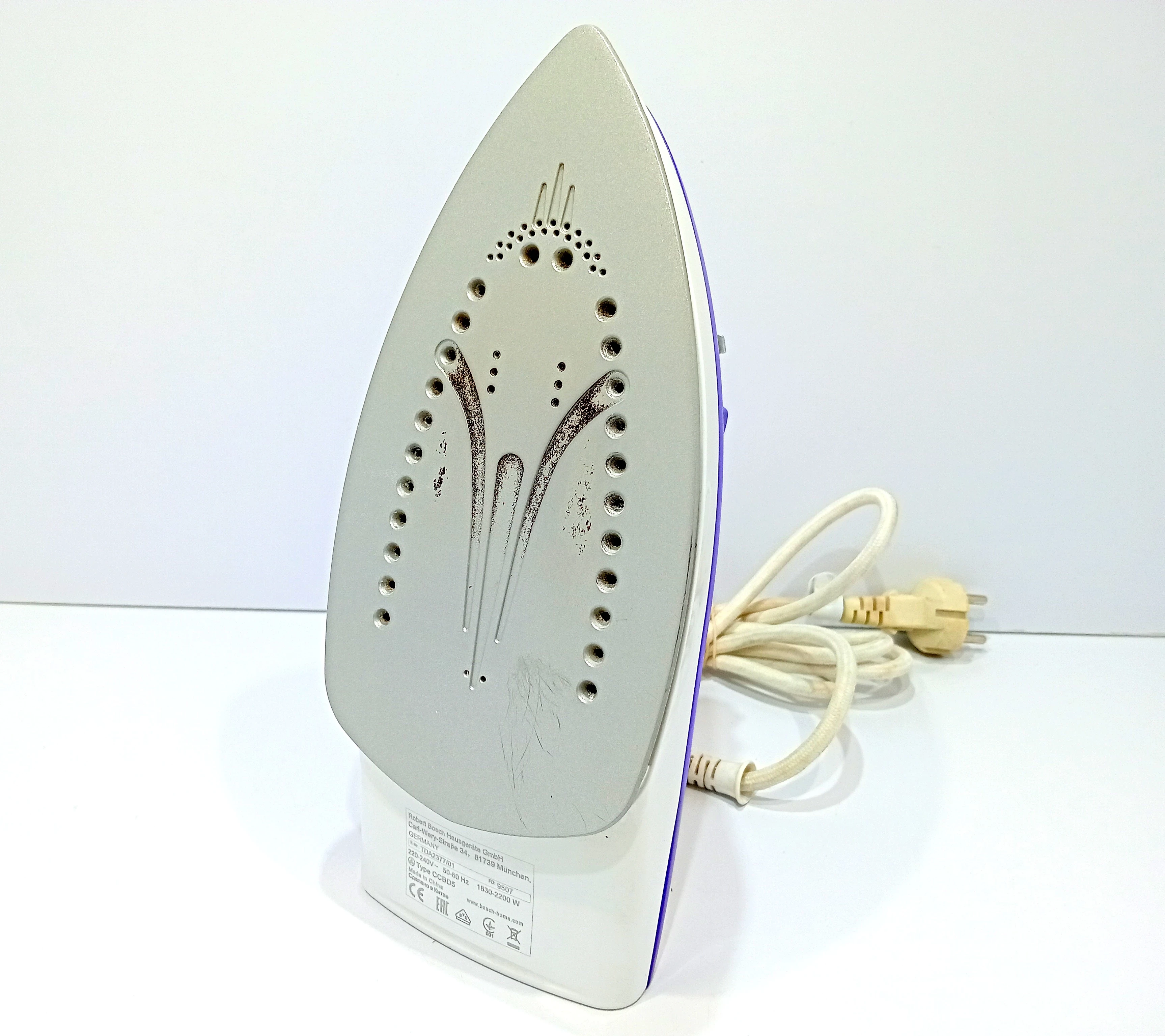 zelazko-bosch-quick-filling-tda2377-rodzaj-stopy-2933-1